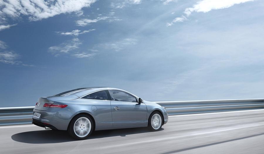  Renault Laguna Coupe 2008 года  (фото 52 из 53)